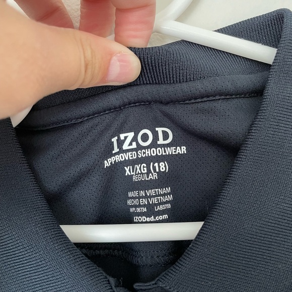 NWT IZOD Schoolyear Boys Navy Poli Shirt Size XL (18) - Picture 5 of 7
